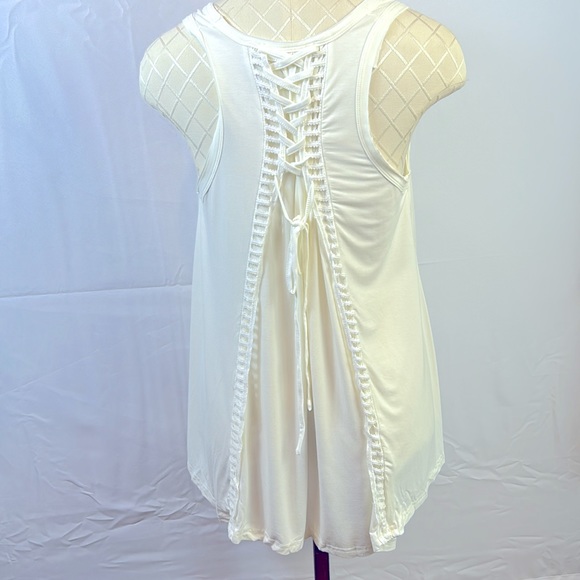 Emmer & Oat White Sleeveless Tunic Lace Back Top Size Small Excellent Condition - Picture 3 of 11